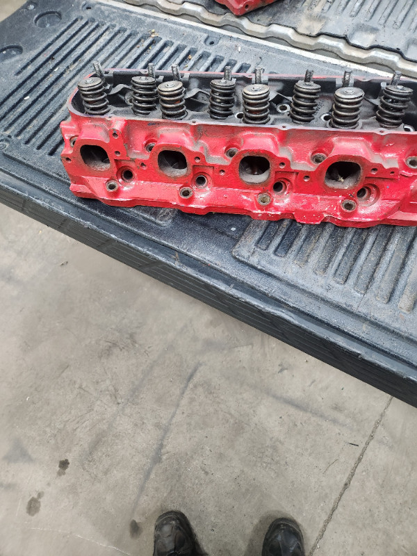3904390 396 bbc oval port cylinder head in Engine & Engine Parts in Chatham-Kent - Image 3