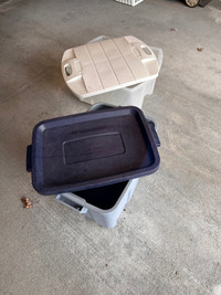 Rubbermaid - storage containers