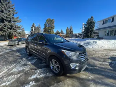 Beautiful and well maintained 2014 Hyundai Santa Fe XL AWD, perfect SUV for a family. Comfortable, s...