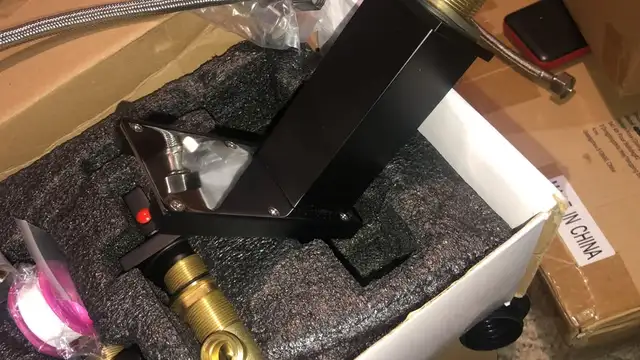 Bathroom Faucet Black, 2 Handle Waterfall Bathroom Sink Faucet, in Plumbing, Sinks, Toilets & Showers in Gatineau - Image 4