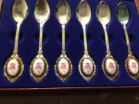 Vintage boxed set teaspoon