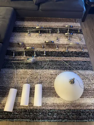 Lot de luminaires, View more