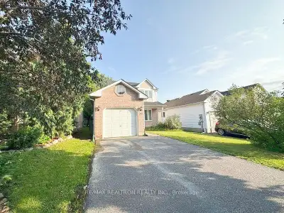 Lovely 2-Storey Family Home Is Fully And Tastefully Finished. This Beautiful And Bright 3 Bedroom Ho...