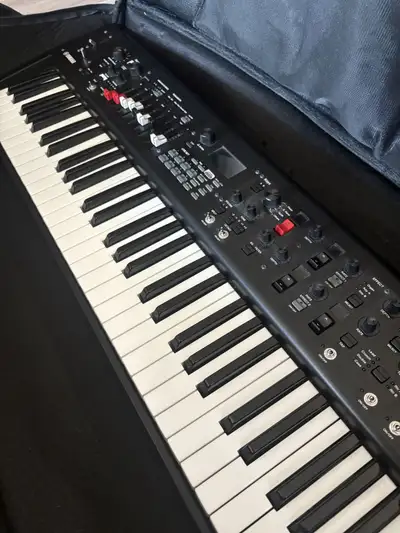 Yamaha YC61 Keyboard/Organ, Voir plus