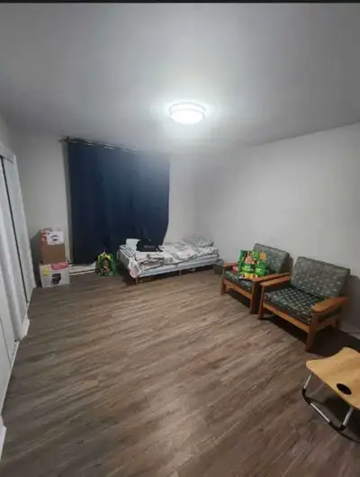FURNISHED ROOMS AVAILABLE FOR STUDENTS/WORKING PROFESSIONAL