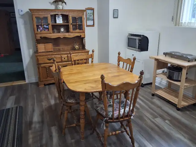 dining room set in Dining Tables & Sets in Moncton - Image 5