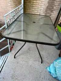 Table patio. Patio Table.