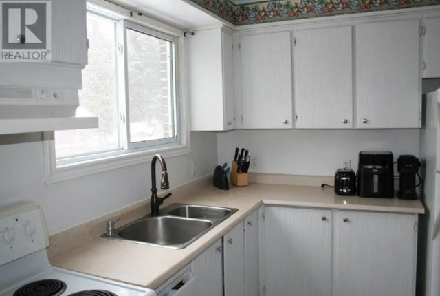Student House for Rent in College Heights. in Long Term Rentals in North Bay - Image 3