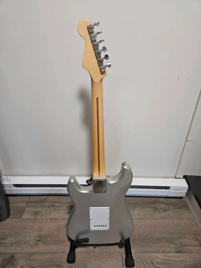 Fender Stratocaster Mexicaine in Guitars in Sherbrooke - Image 6
