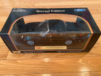 1:18 Diecast Maisto Special Edition 2002 Ford Thunderbird
