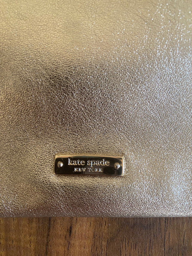 Kate Spade handbag  in Women's - Bags & Wallets in Delta/Surrey/Langley - Image 2