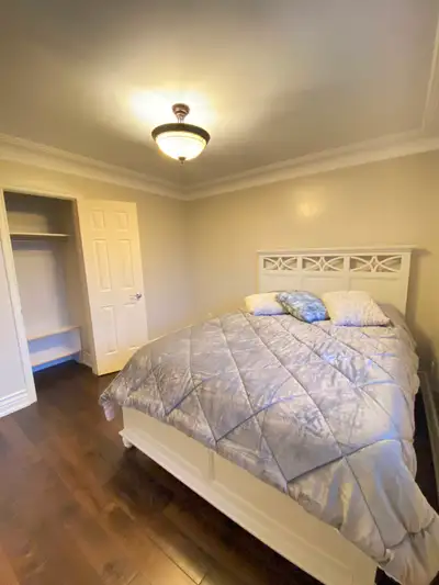 Available from 1st August A clean, cosy, fully furnished private room in a quiet detached house in R...