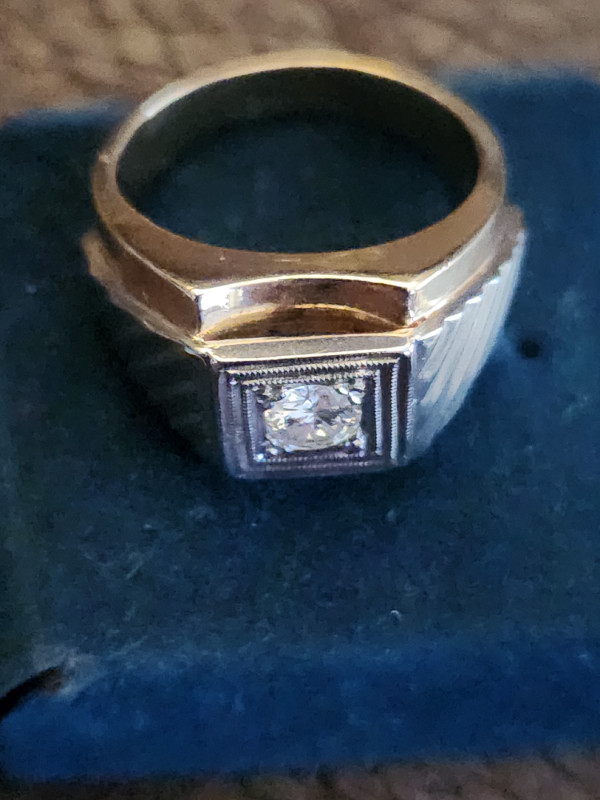 Man's custom Diamond / Gold ring for sale. in Jewellery & Watches in Hamilton - Image 2