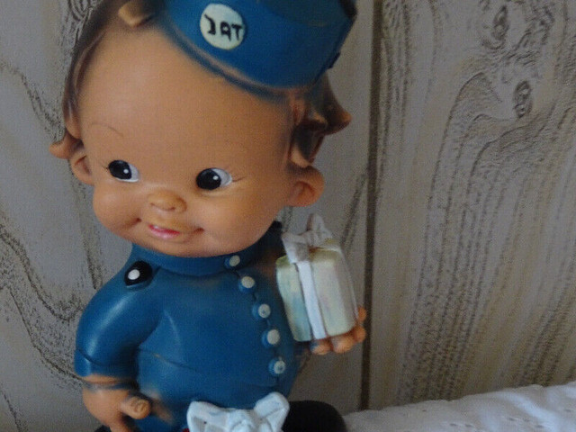 1960 Antique Jat Yugoslavia Toy Airlines Doll Pupper Biserka dans Art et objets de collection  à Longueuil/Rive Sud - Image 3