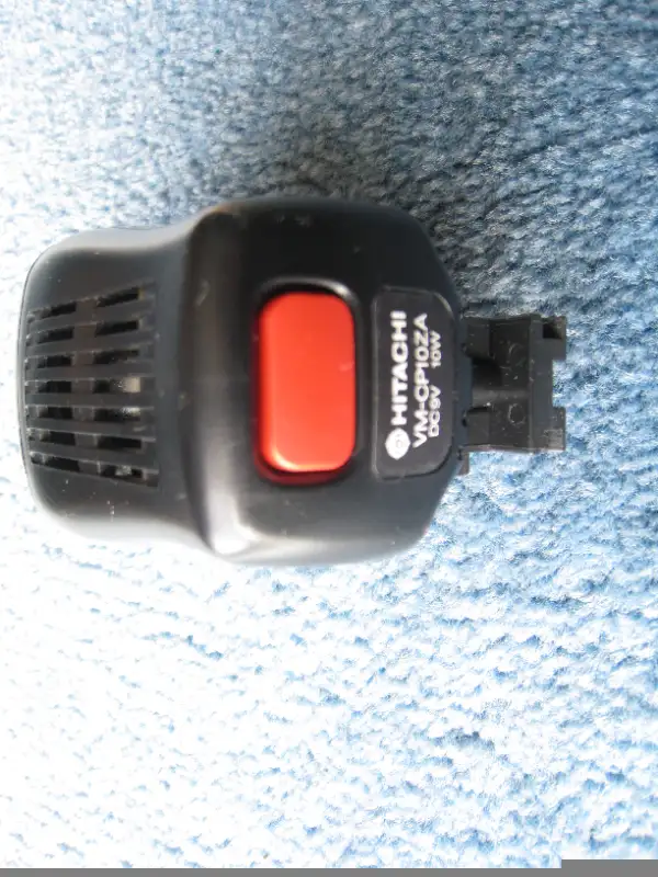 HITACHI video Camera Light, DC9W, 10W in Cameras & Camcorders in Winnipeg - Image 6