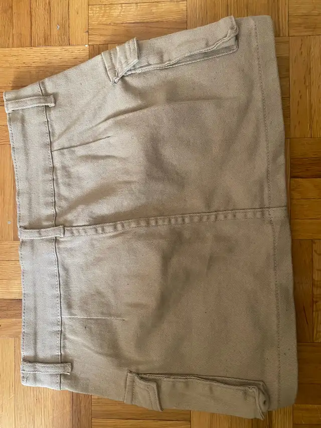  Cute tan cargo skirt  in Women's - Bottoms in Oshawa / Durham Region - Image 3