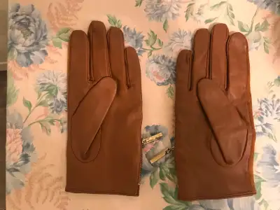 Women’s brown leather gloves (Small size), View more