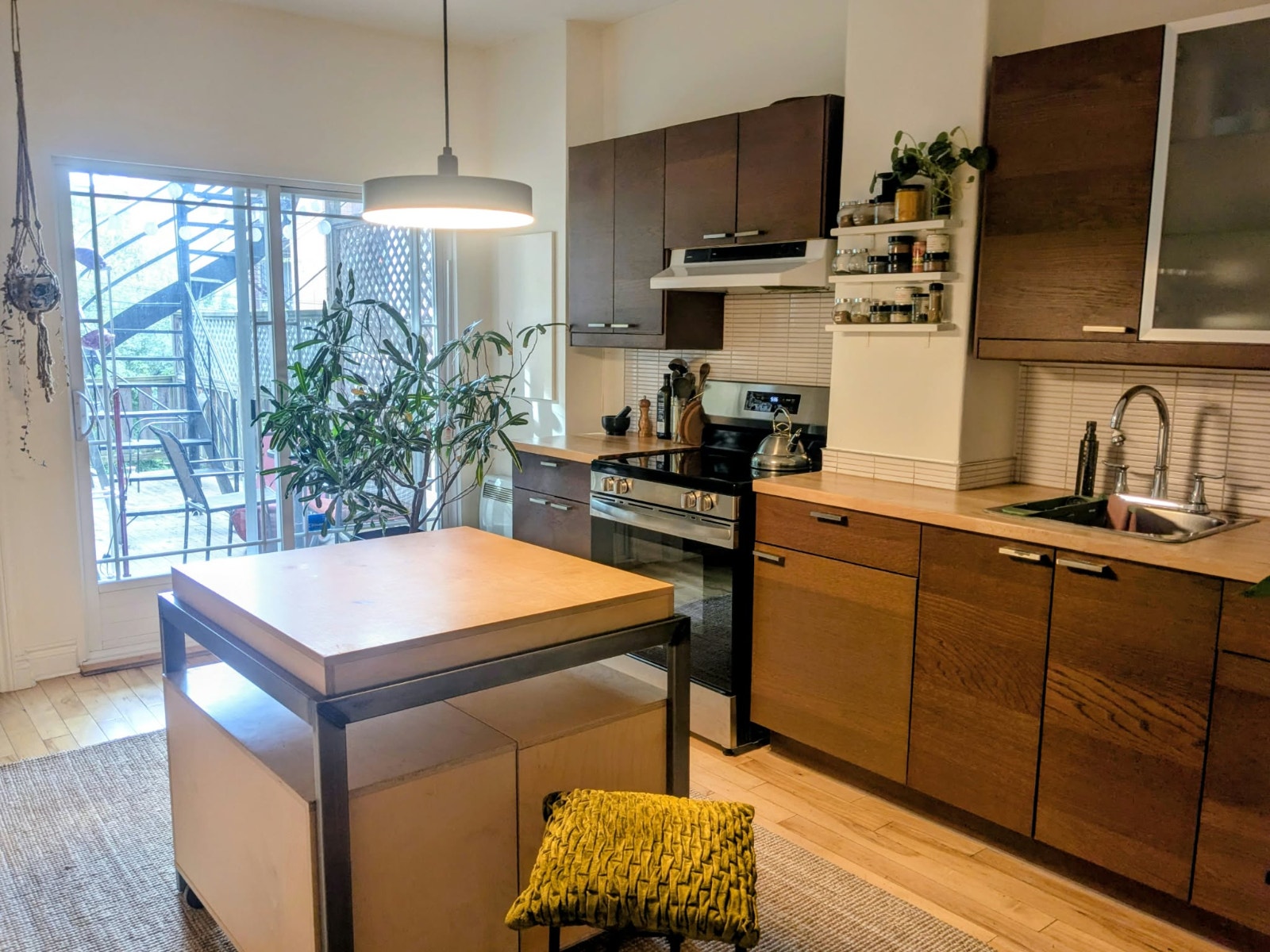 Grand 3 1/2 Hochelaga, RDC — photo 1