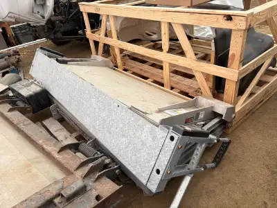 Brand new Heavy-duty Maxon GPT-3 liftgate for your truck. Has durable metal construction with diamon...