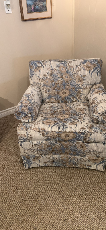 Couch and chair in like new condition in Couches & Futons in Kingston