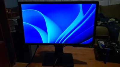 BenQ XL2411Z 24" Gaming Monitor. 1920x1080 resolution @ 144Hz. Has HDMI, DVI and VGA inputs. Screen...