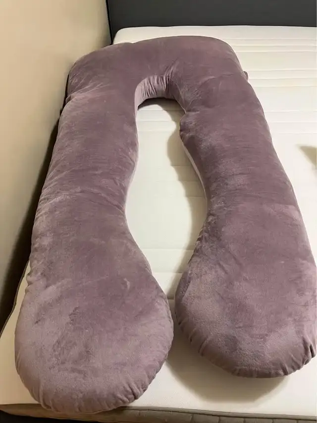 Pregnancy Pillow Cover Removable and Washable in Other in Richmond - Image 2
