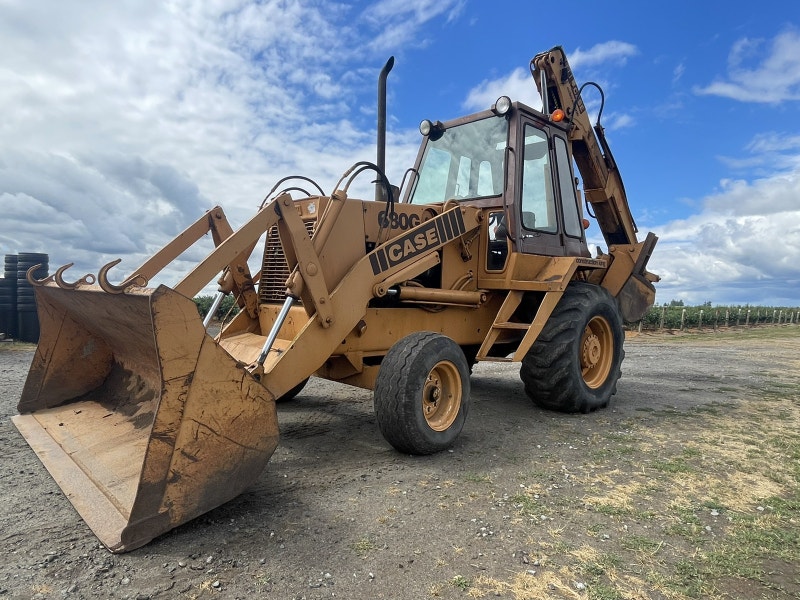 *Pending* Case 680G Backhoe Tractor Pending Heavy Equipment