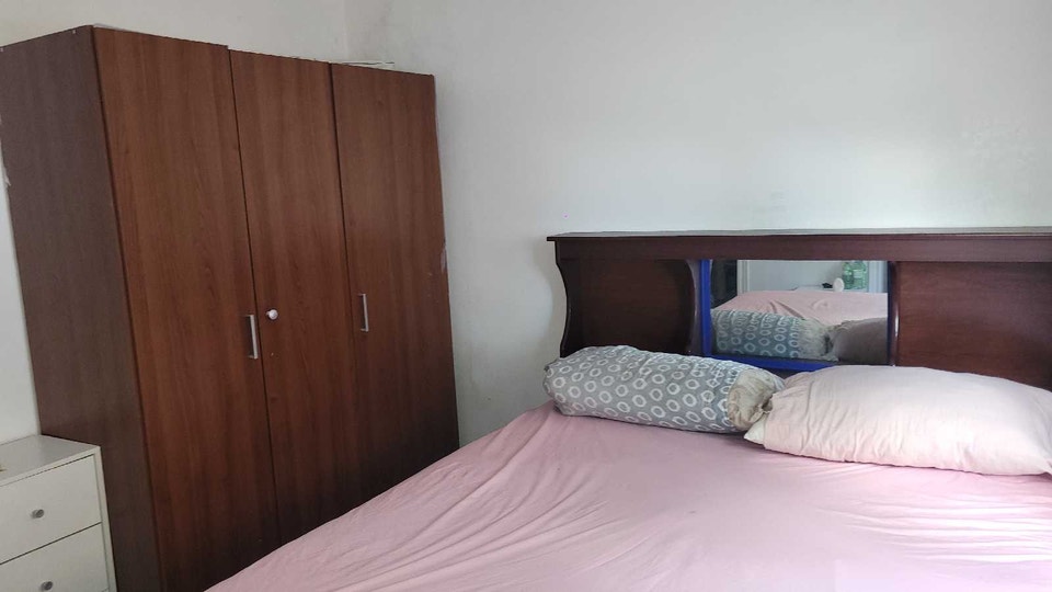 ROOM FOR GIRL FREE UTILITIES (1ST OCT) 2