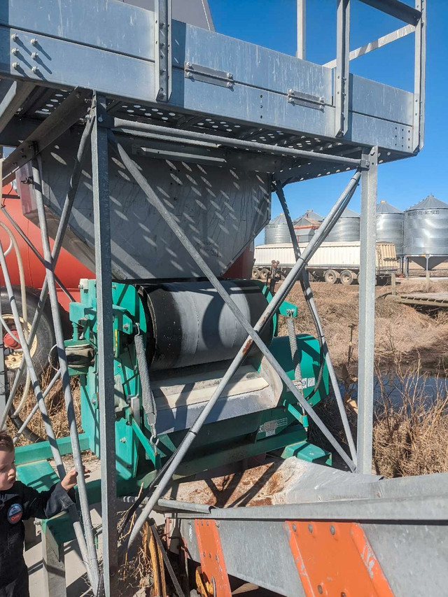 Manure separator in Other Business & Industrial in Lethbridge - Image 2