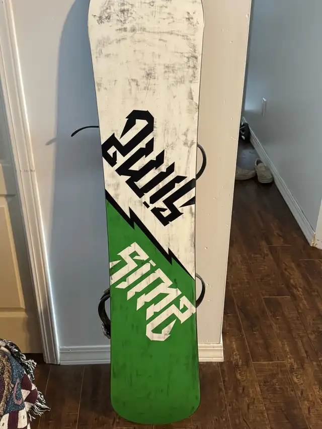 Sims Snowboard & Bindings 139cm in Snowboard in Prince George - Image 3