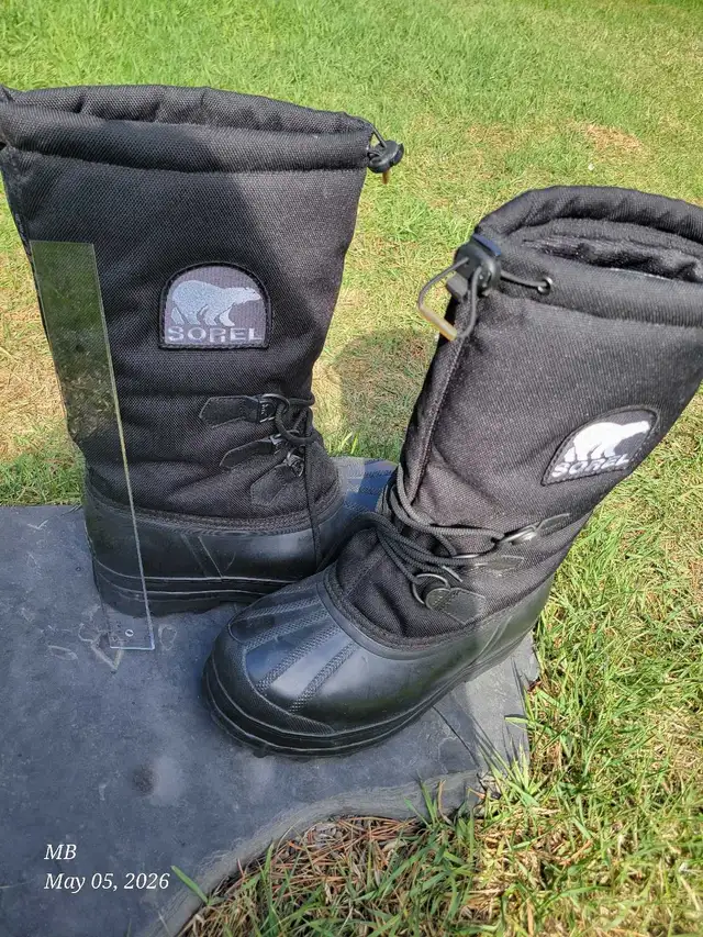 SOREL WOMEN'S HEAVY-DUTY BOOTS, Size 8 in Women's - Shoes in Calgary - Image 4