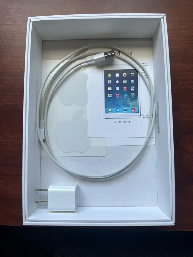 All Original Apple iPad Mini 1st Gen 16gb in iPads & Tablets in Napanee - Image 8