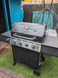 Dyna glo propane BBQ with steel grills