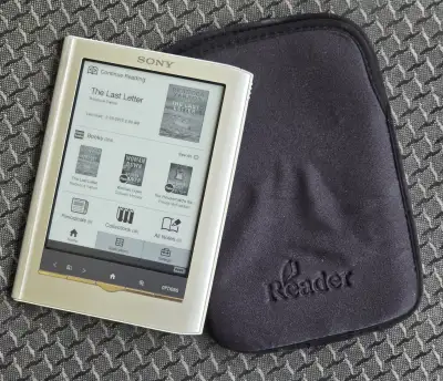 SONY PRS-350 eReader, View more