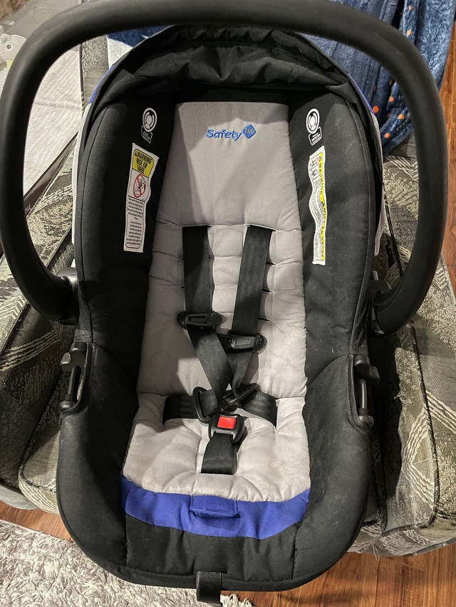 Infant car seat  in Strollers, Carriers & Car Seats in St. John's