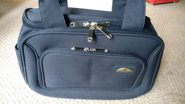 Mallette de voyage Samsonite haut de gamme. Portable 17" dans Autre  à Ville de Québec - Image 2