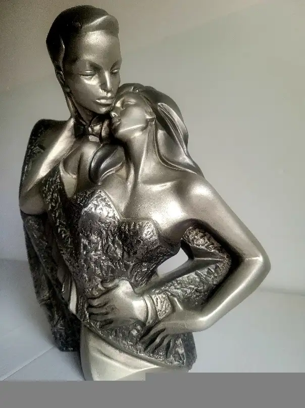 Austin Sculpture Art  Deco Couple By Alexander Daniel in Arts & Collectibles in West Island - Image 7