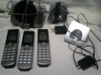 V-Tech cordless phone handset with answering machine set of 3