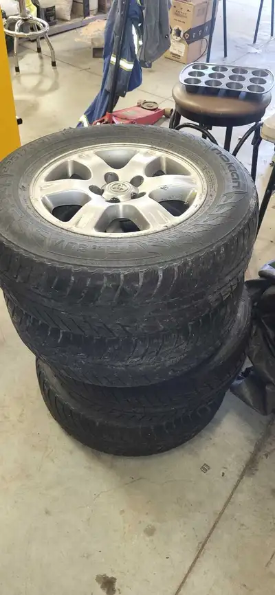 4 toyota highlander 17 "rims for sale. Tires are almost worn out. I can take them off if wanted