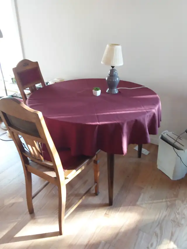 For Sale in Dining Tables & Sets in Bridgewater - Image 2