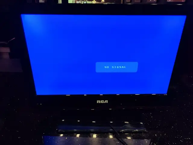 19" RCA TV / Computer Screen  in TVs in City of Toronto - Image 8
