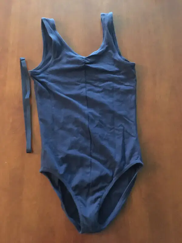 Mondor Bodysuit Size Medium in Kids & Youth in Calgary - Image 2