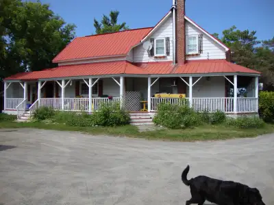 Farm house on 50 acres, 15 min from 3 golf coarse, 10 min. from boat launch, paved road, public scho...