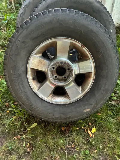 Set of 4 Bridgestone Blizzaks 245/75-R16 5 bolt pattern off 2005 Ford Sport Trac. Used 2 seasons