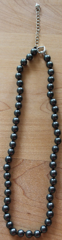colliers de vrai perles noires NEUF