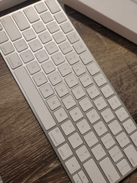 Apple Magic Wireless Keyboard 