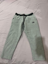 Nike grey lounge pants size: L $50 IG: @SoleWorldWideHype