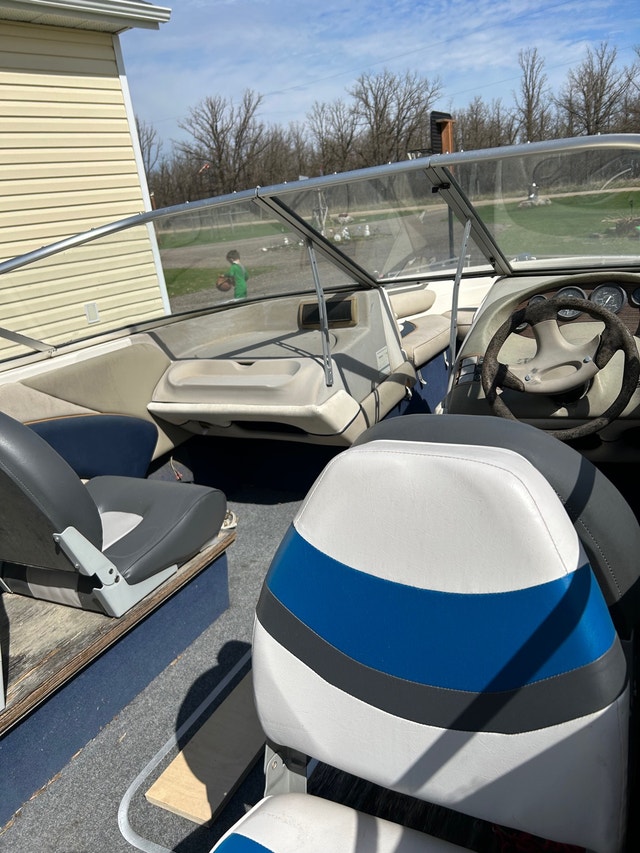 1999 Bayliner special edition 125 horsepower outboard motor Powerboats & Motorboats Winnipeg