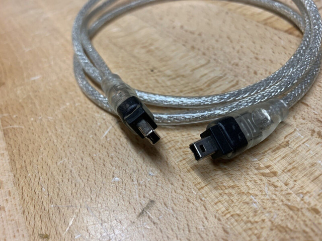 Câble 4pi Firewire a donner  dans Câbles et connecteurs  à Longueuil/Rive Sud - Image 2