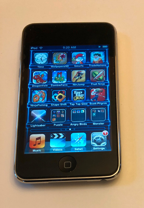 iPod Touch 3rd gen 32Gb with games in iPods & MP3s in Mississauga / Peel Region